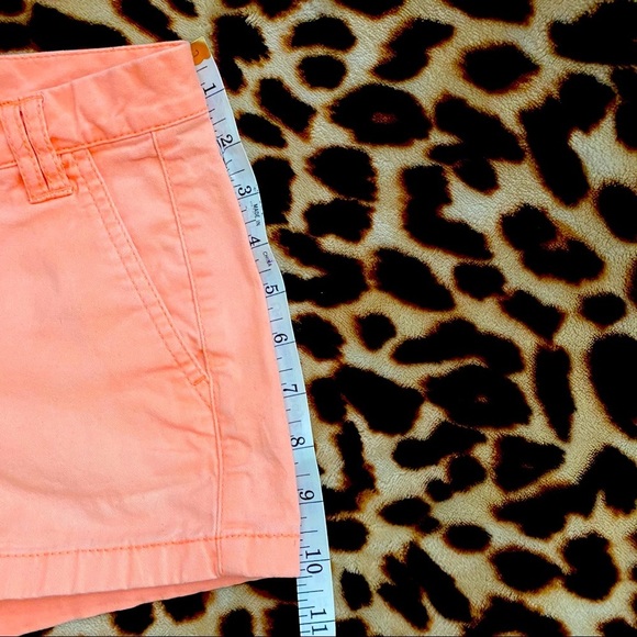 Express Shorts - Picture 4 of 7